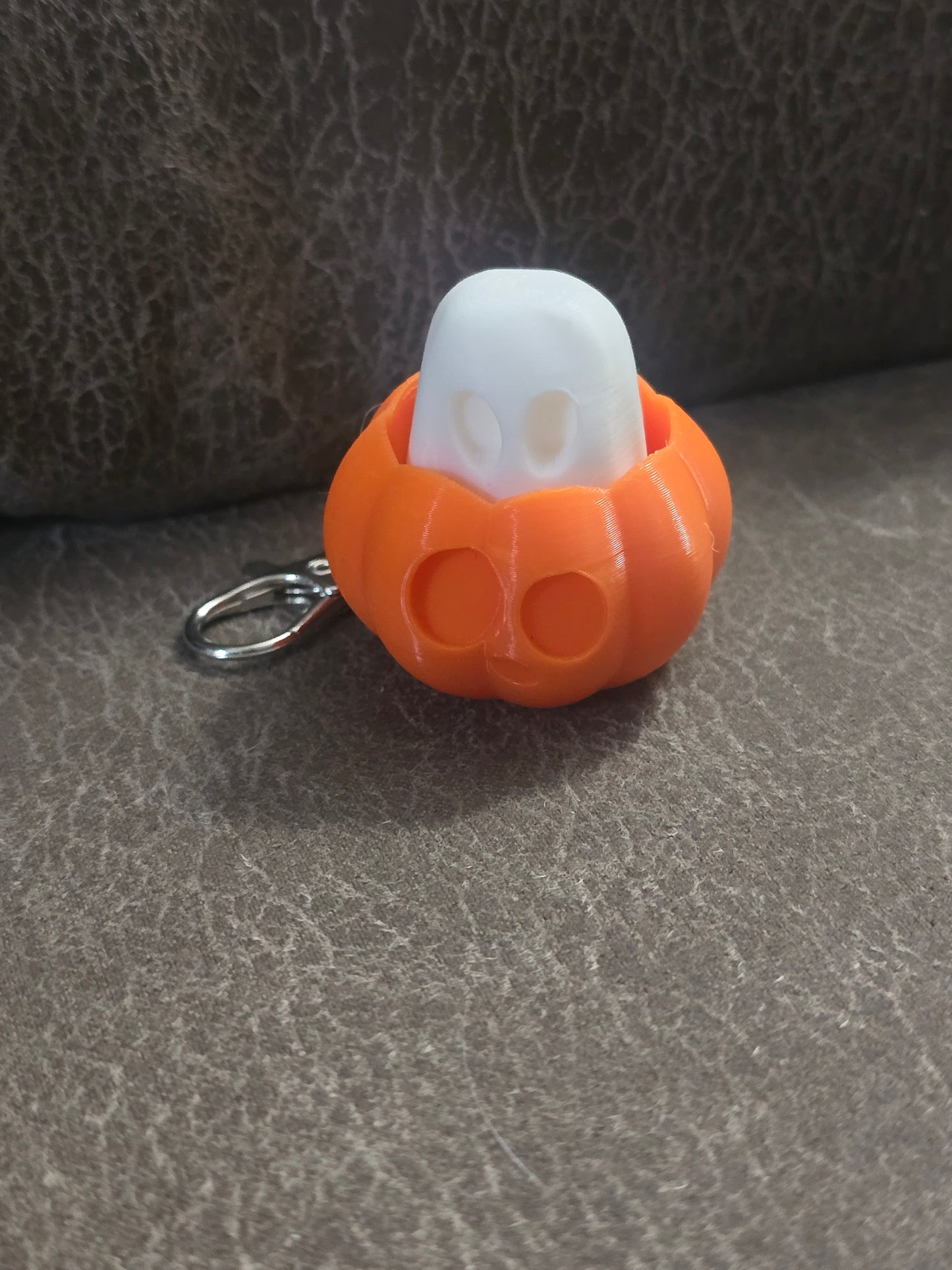 3D printed clicker fidget keychains
