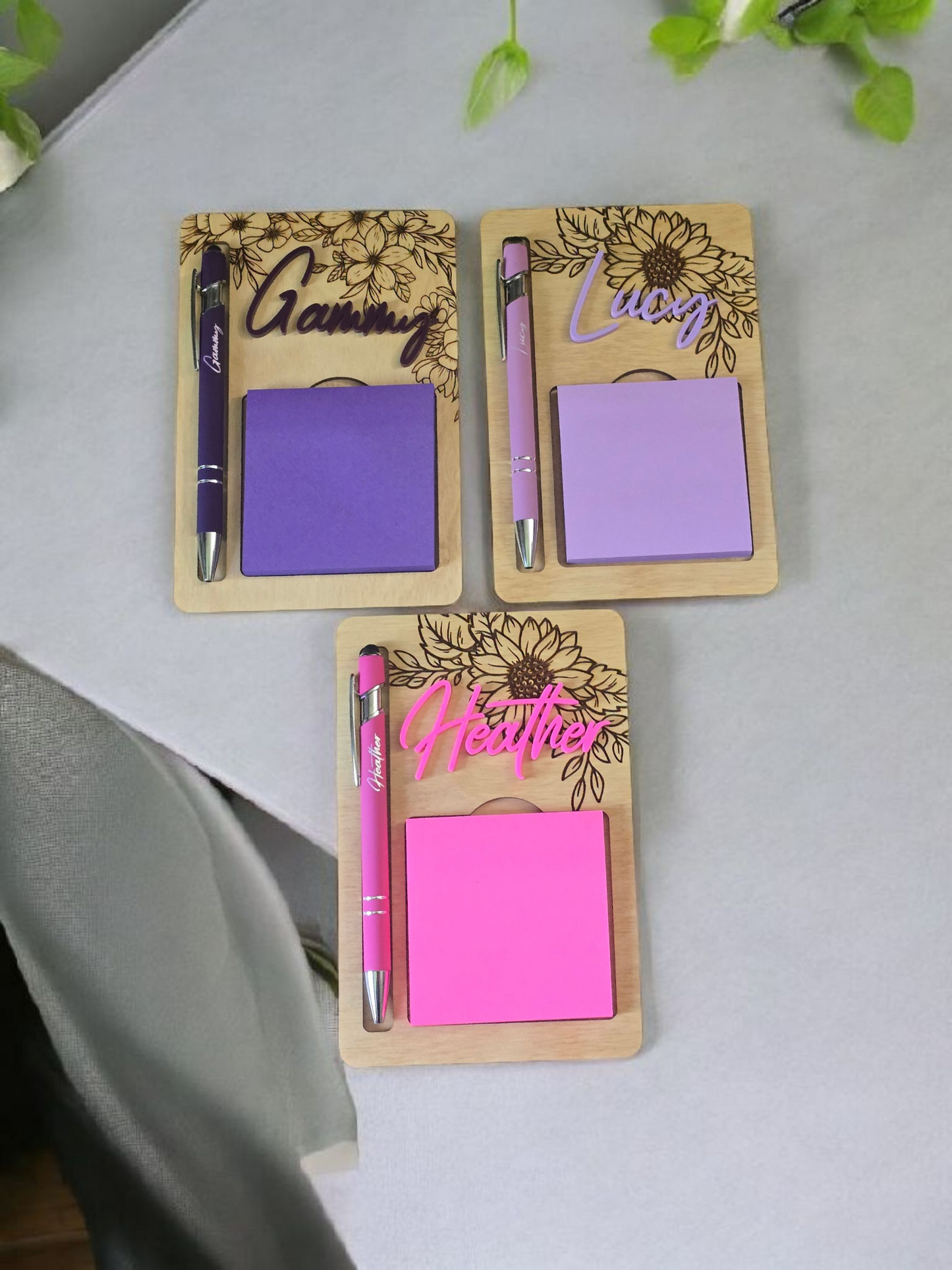 Flower sticky note holder with pen personalized