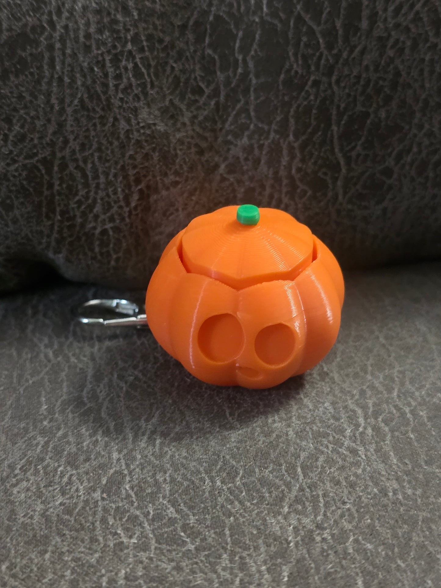 3D printed clicker fidget keychains