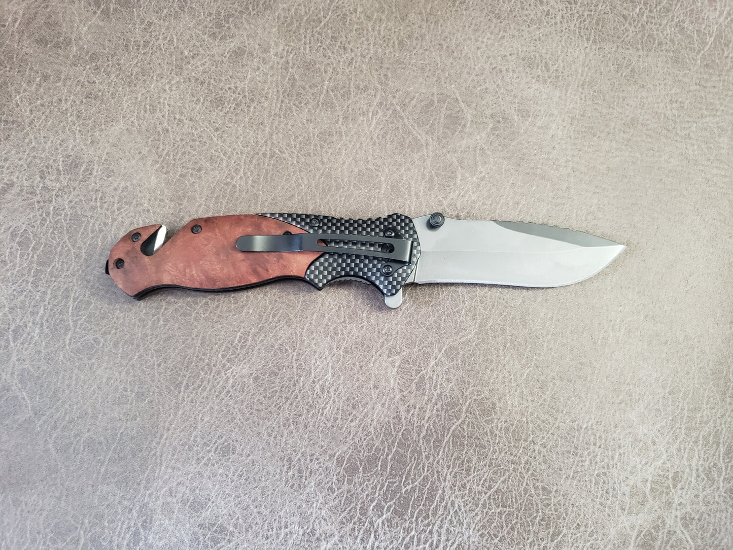 Pocket knives knife Personalized light color only. Dark is sold out!! Non-locking