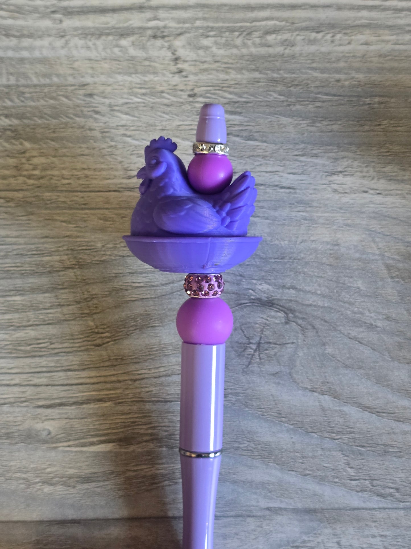 Hen on a pen beaded pen