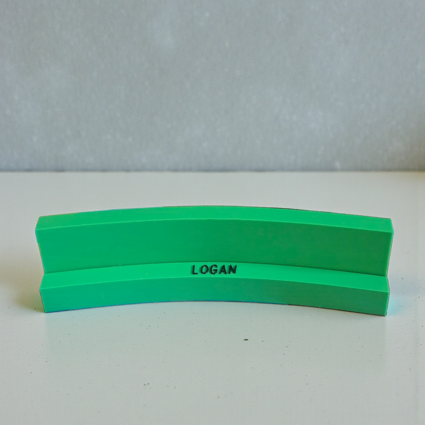 3D printed card holder curved personalized