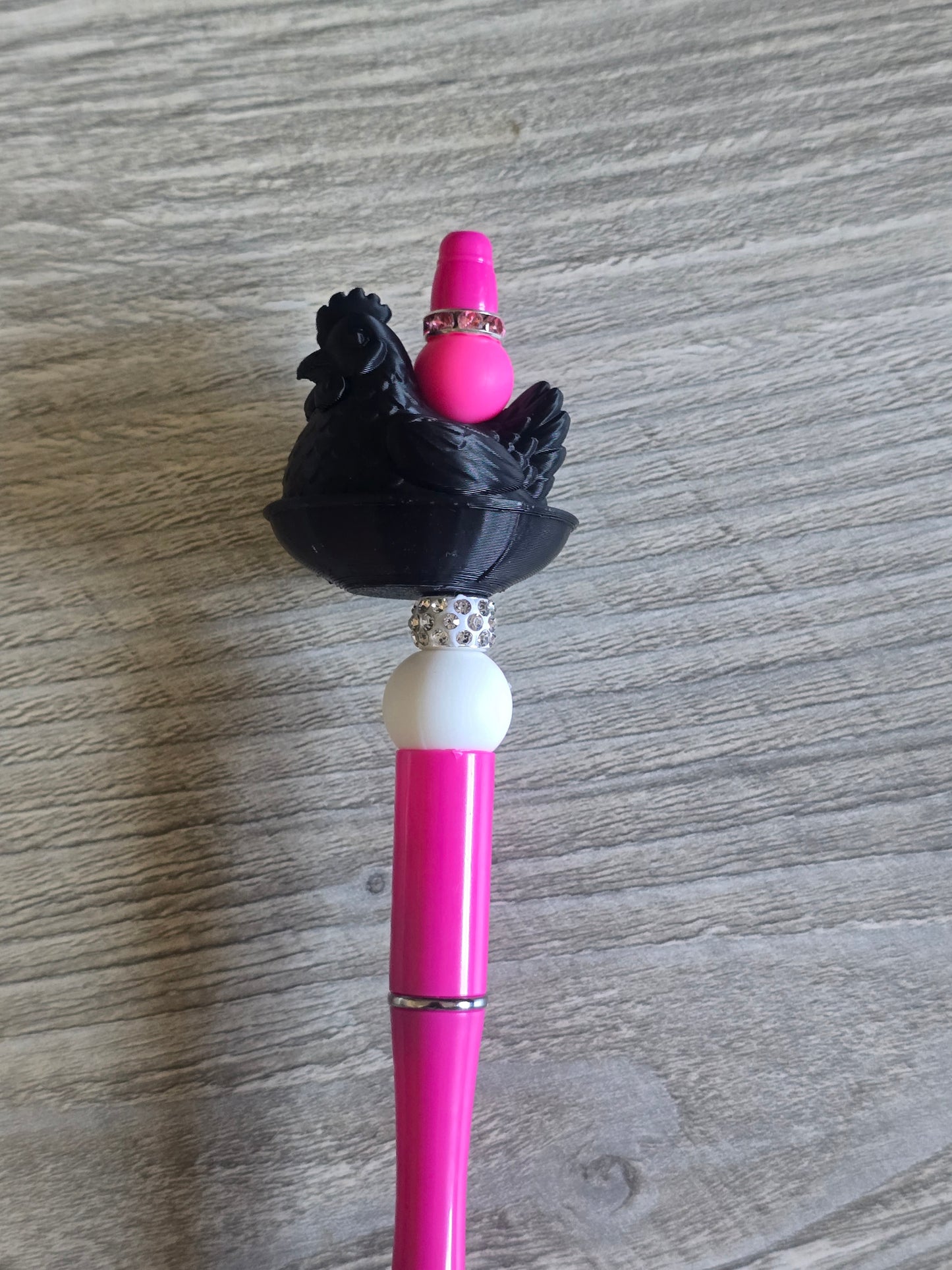 Hen on a pen beaded pen