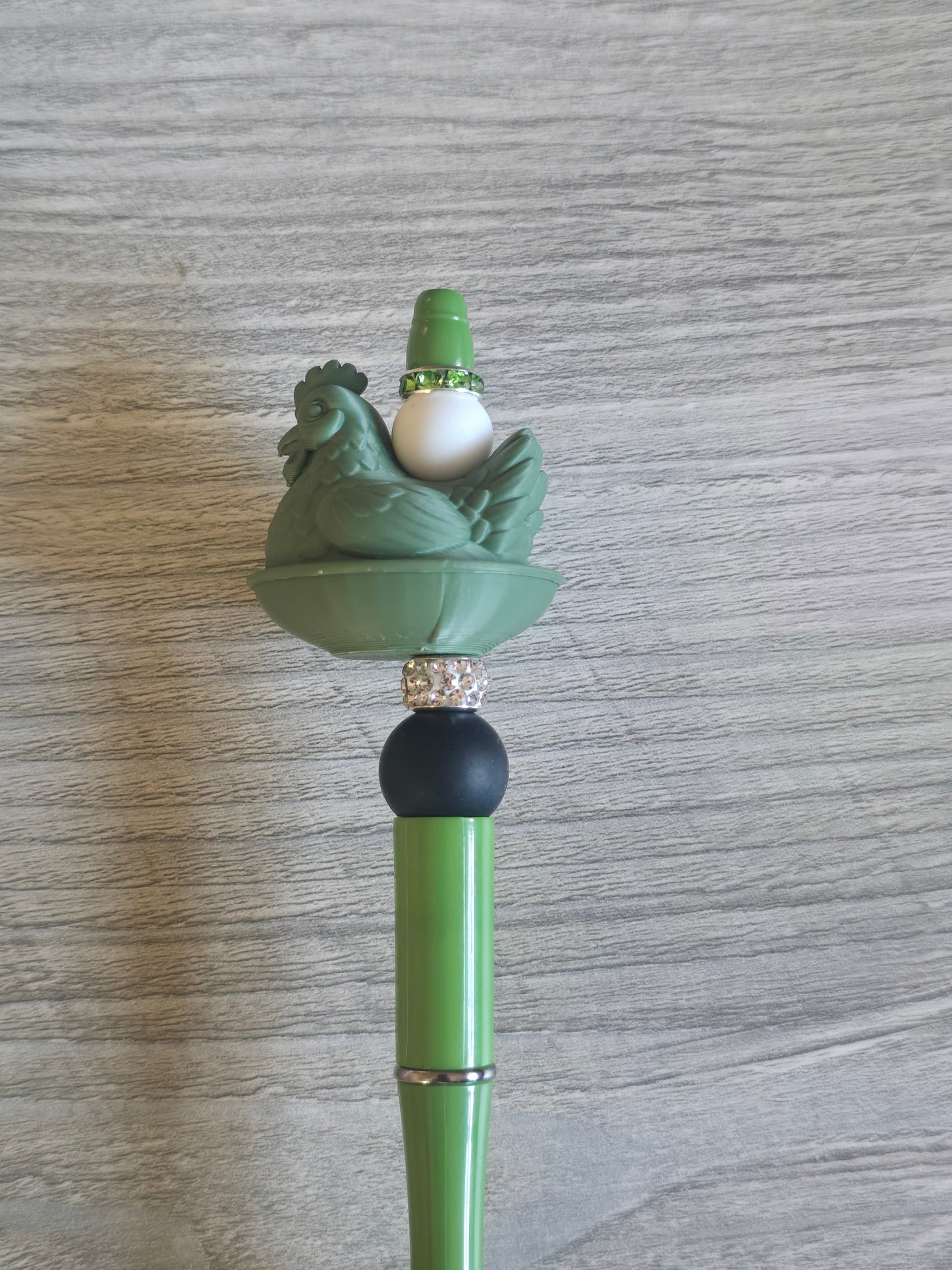 Hen on a pen beaded pen