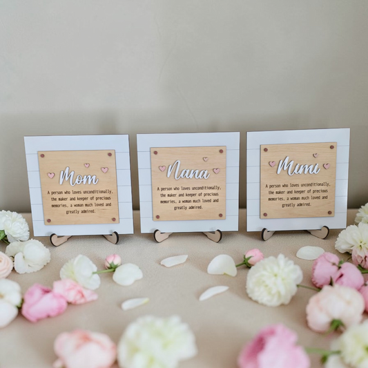 Mom shiplap sign 7" personalized with title name