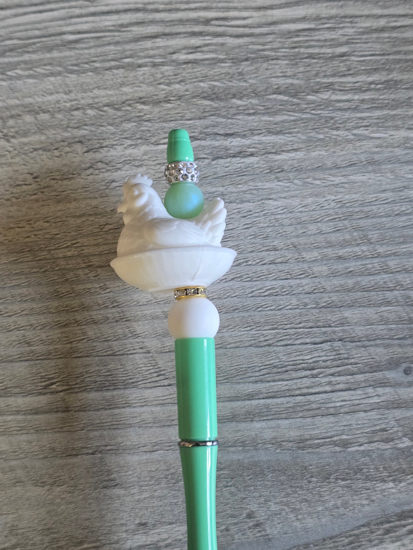 Hen on a pen beaded pen