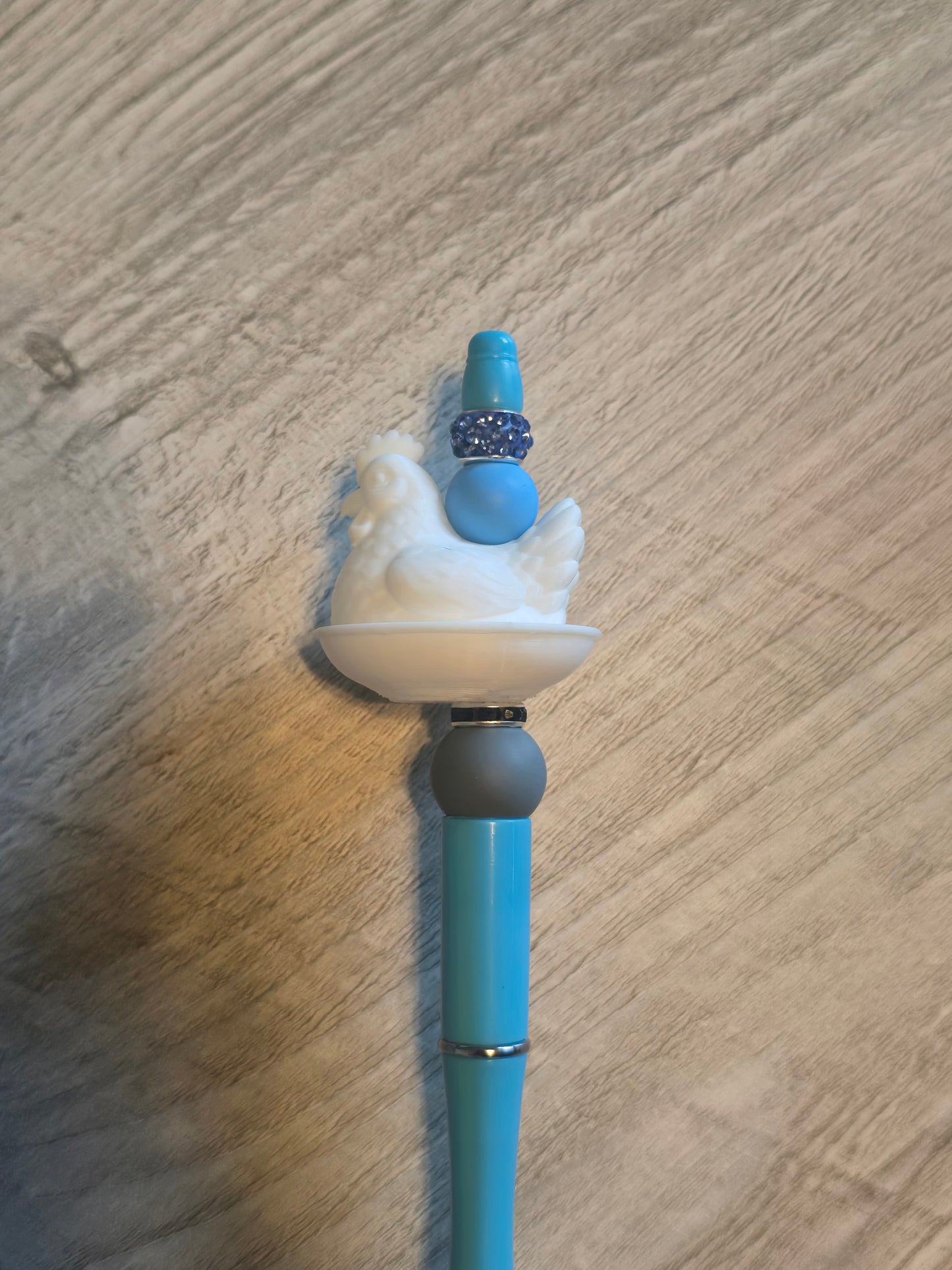 Hen on a pen beaded pen
