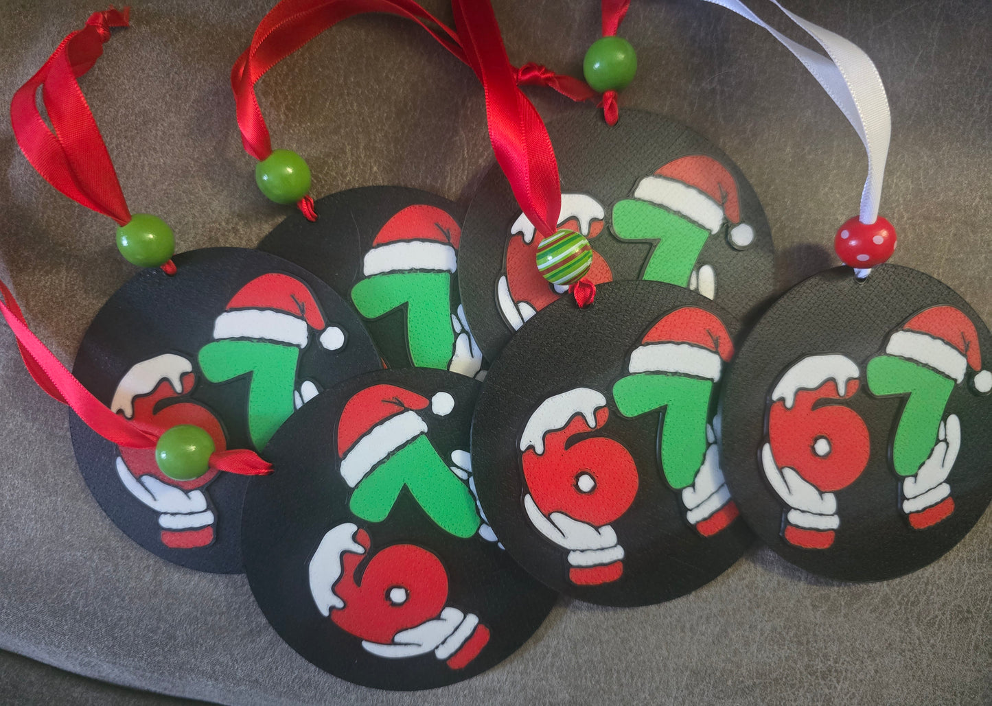 3D printed 6 7 Santa holding with hat