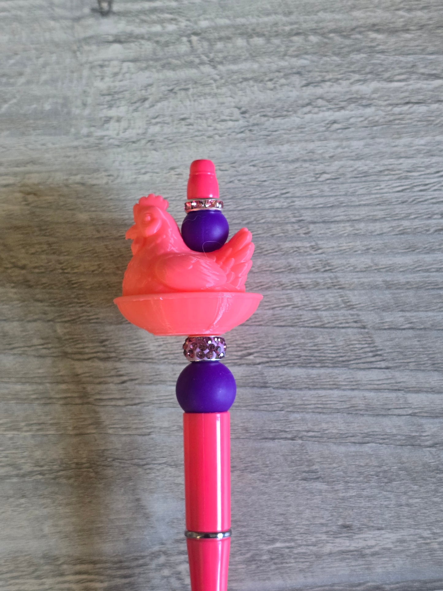 Hen on a pen beaded pen